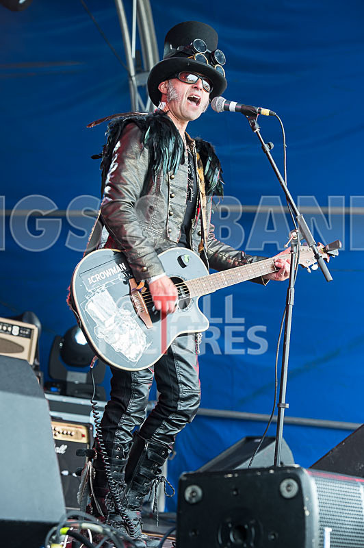 The Crowman-32 - THE CROWMAN & FIDDLING PIXIE