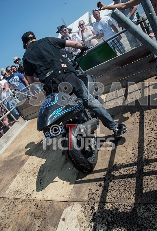 Chaos 2013_Burn-outs-11 - BURN-OUTS - TATTOOS & CHILLI