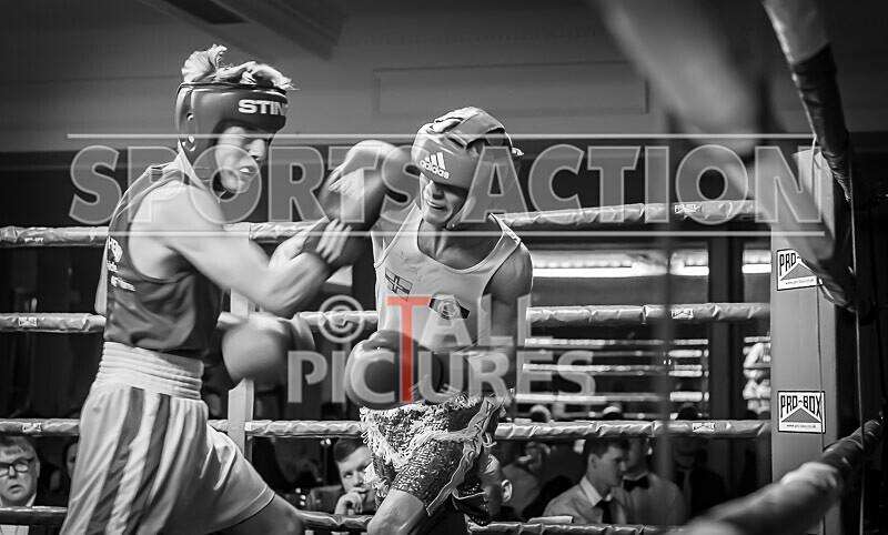 BOUT- 5 - Arnie Watson v Ryan Henry-3 - BOUT 5 - Arnie Watson v Ryan Henry