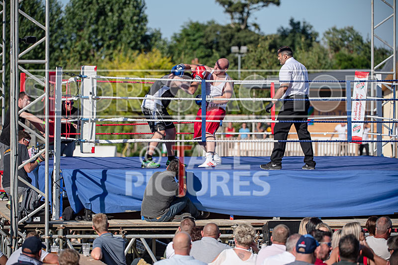 BOUT-1- Matthew The Scooby Alderton v Ian Blind Date Champion-5 - BOUT-1 Matthew 'The Scooby' Alderton v Ian 'Blind Date' Champion