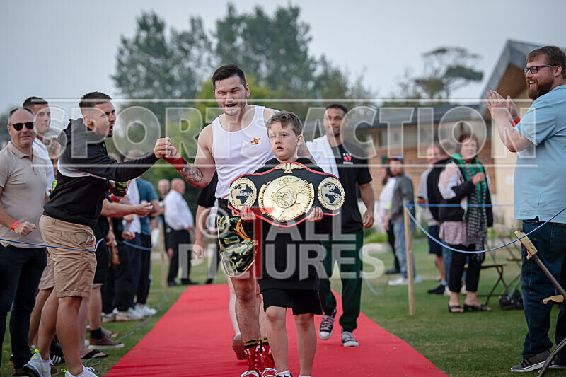 BOUT 17 - Luke Robert v Casey De La Mare-2 - BOUT 17 - Luke Robert v Casey De La Mare