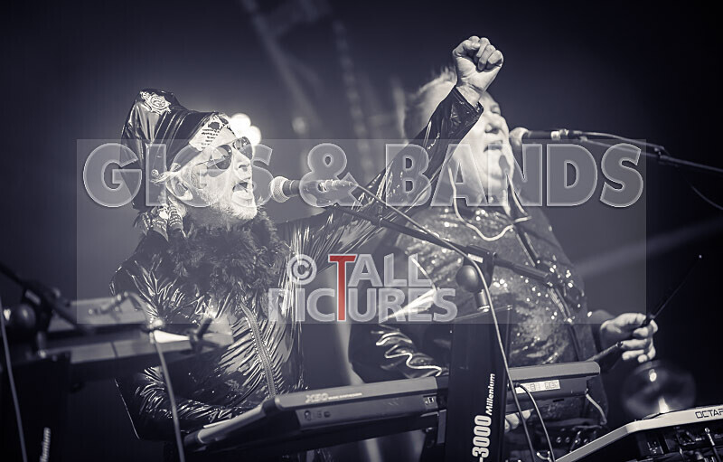 Fade 2 Grey-469 - FADE 2 GREY