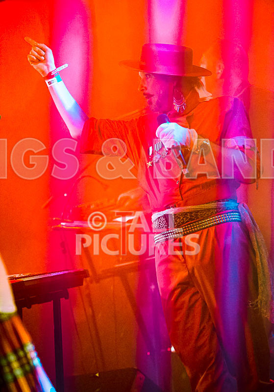 Fade2Grey-400 - FADE2GREY