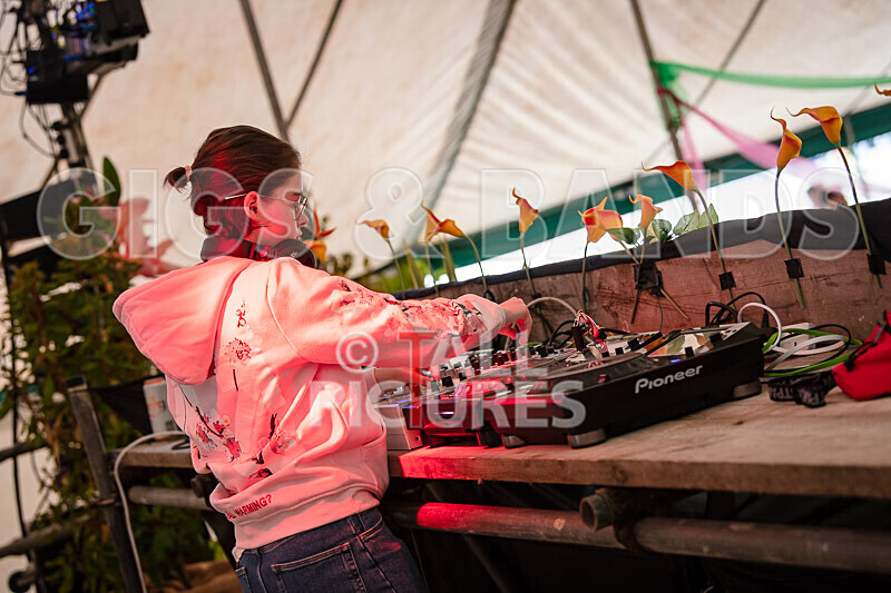 Guernsey Together Festival 2021_DANCE TENT-4 - GUERNSEY TOGETHER FESTIVAL 2021_THE DANCE TENT