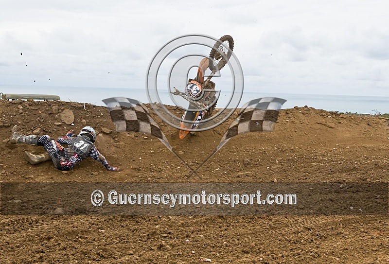 Moto-X_06-11-10-61 - MOTO-X_06-11-2010