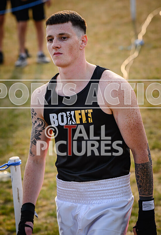 BOUT 11 - Raging Bull Jay Rive v Reece the Bomber Blondel-9 - BOUT 11 - 'Raging Bull' Jay Rive v Reece 'the Bomber' Blondel