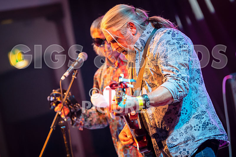 The Sacred Hearts-28 - THE SACRED HEARTS