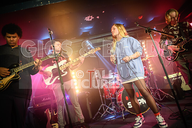 Motionless-26 - MOTIONLESS