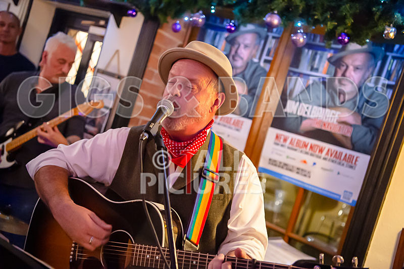 Jim Delbridge_The Navigator-15 - JIM DELBRIDGE & THE WAR POETS