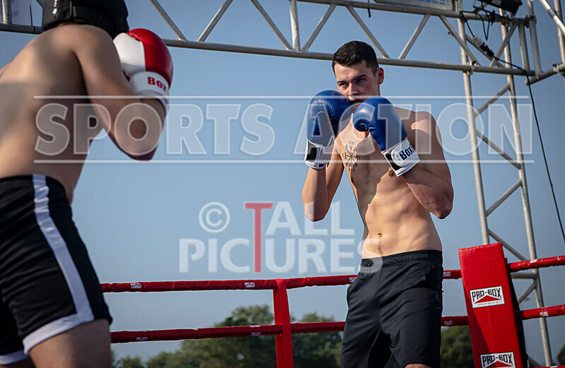 BOUT 4 - Alex -Quarter Pounder- Finer v Chris -Granite- Gavey-14 - BOUT 4 - Alex 'Quarter Pounder' Finer v Chris 'Granite' Gavey