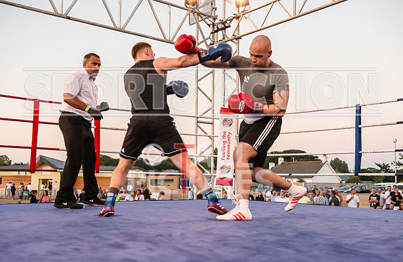 BOUT-15- Greg The Machine Gun Mackenzie v Jaques Big Dogg Colley-32 - BOUT-15: Greg 'The Machine Gun' Mackenzie v Jaques 'Big Dogg' Colley