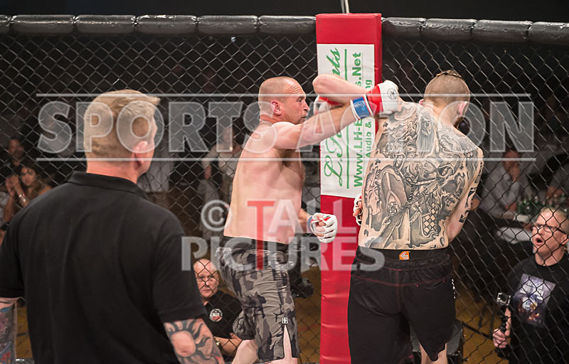 Shane Bentley v Jesse James-19 - BOUT 12