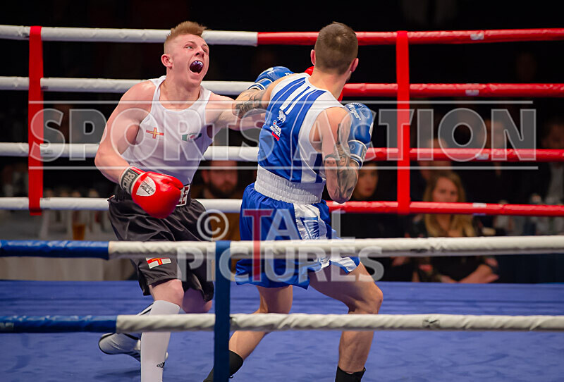 Bout 16_Mason Smale v Liam Fox-27 - Bout 16_Mason Smale v Liam Fox