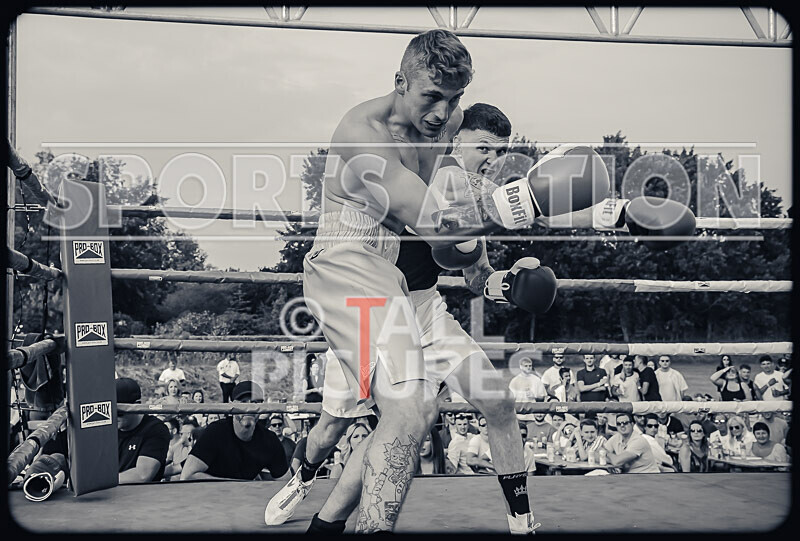 BOUT 11 - Raging Bull Jay Rive v Reece the Bomber Blondel-31 - BOUT 11 - 'Raging Bull' Jay Rive v Reece 'the Bomber' Blondel