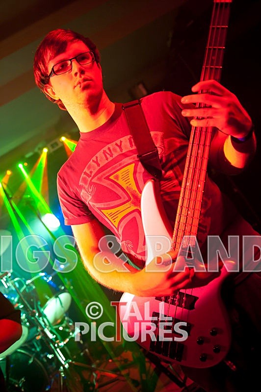 Dead Wing-21 - DEAD WING