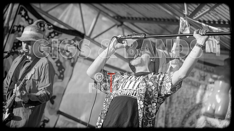 The Bensons-33 - THE BENSONS