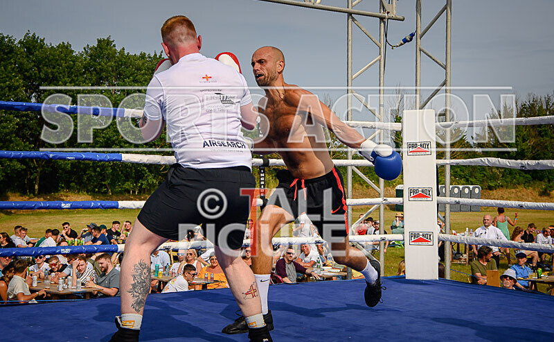 BOUT 3 - Dangerous Dan Cavanagh v Tim Scrappy Doo Rogers-21 - BOUT 3 - 'Dangerous' Dan Cavanagh v Tim 'Scrappy Doo' Rogers
