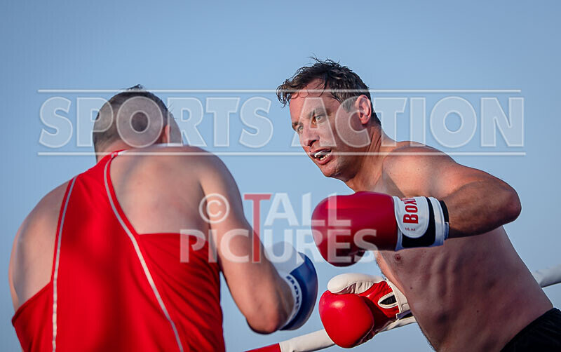 BOUT 11 - Rolo -9 and a Half Digits De Saumarez v Darren -the Executio - BOUT 11 - Rollo '9 and a Half Digits' De Saumarez v Darren 'the Executioner' Etasse