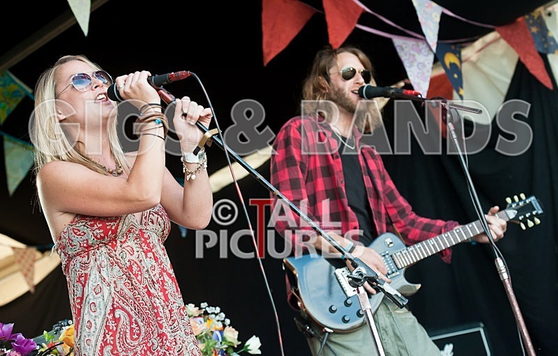 Hippie Picnic-6 - HIPPIE PICNIC