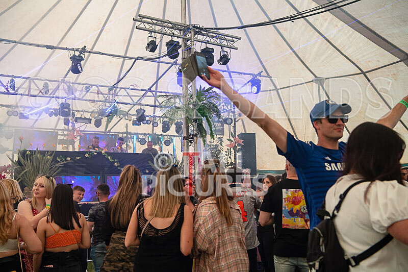 Guernsey Together Festival 2021_DANCE TENT-25 - GUERNSEY TOGETHER FESTIVAL 2021_THE DANCE TENT