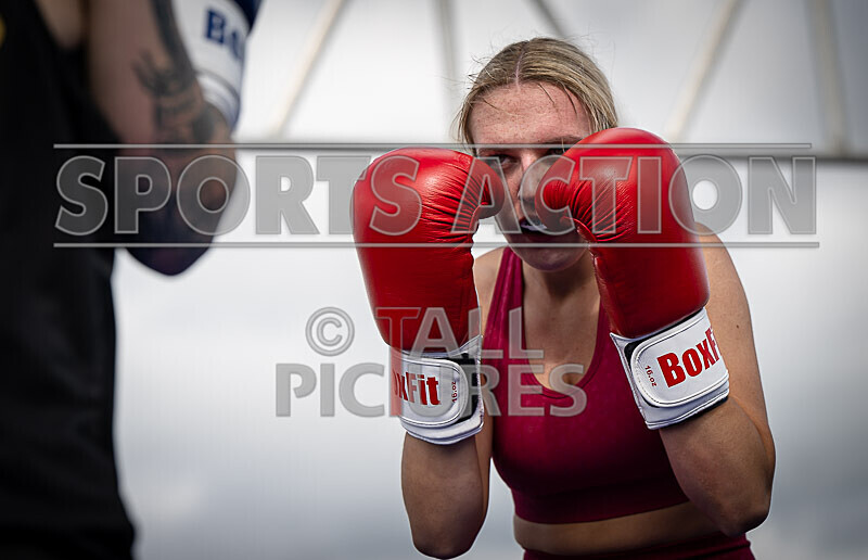 BOUT 5- Leonie Chardonnay Pike v Ellie Rocky Robinson-27 - BOUT 5- Leonie 'Chardonnay' Pike v Ellie 'Rocky' Robinson