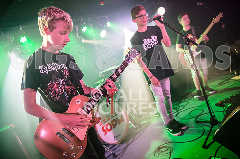 World on Fire-8 - WORLD ON FIRE