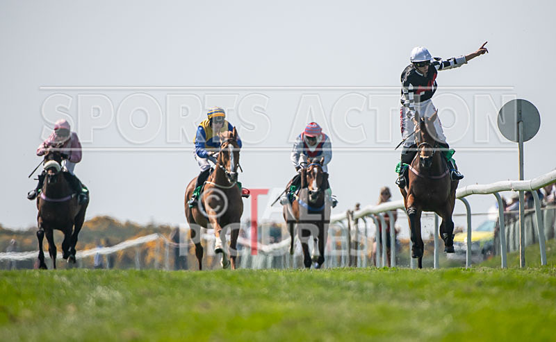 Guernsey Race Club Horse Racing 2018-5 - GUERNSEY RACE CLUB BANK HOLIDAY 2018
