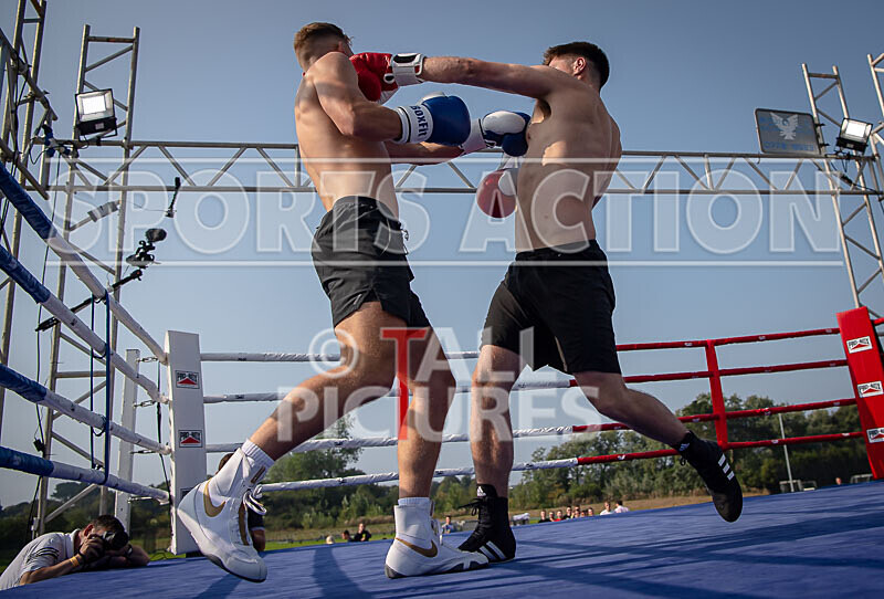 BOUT 3 - Josh -All the Way- Gray v Ed -No Fear- Sebire-30 - BOUT 3 - Josh 'All the Way' Gray v Ed 'No Fear' Sebire
