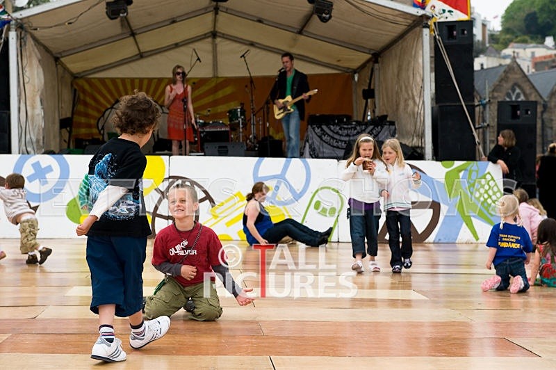 Lib Day08-124 - 2008 DAYTIME ATMOSPHERE