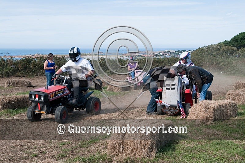 Hogwash_09-93 - HOGWASH 2009 - SCENE