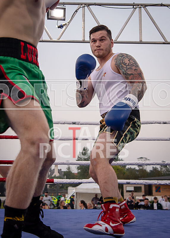 BOUT 17 - Luke Robert v Casey De La Mare-12 - BOUT 17 - Luke Robert v Casey De La Mare