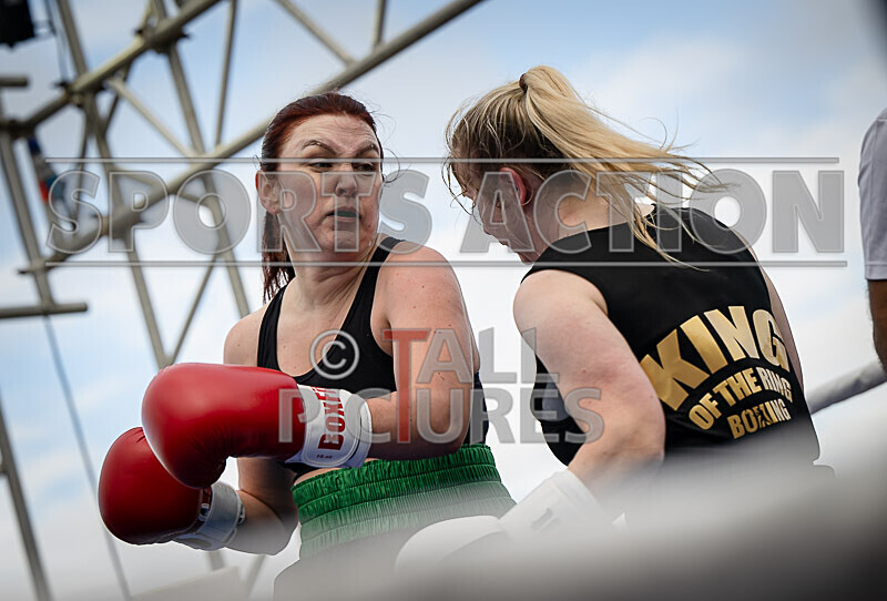 BOUT 9- Lauren Thunder Damage Hallett v Dee the Machine Marsden-33 - BOUT 9- Lauren 'Thunder Damage' Hallett v Dee 'the Machine' Marsden