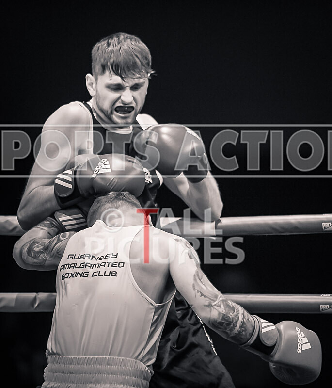 Bout 14_Rob Brehaut v Jake Bowness-19 - Bout 14_Rob Brehaut v Jake Bowness