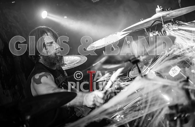 Darker Shores-42 - DARKER SHORES