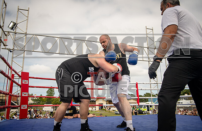 BOUT 2- Dave Tornado Taylor v Marvin Le Marvellous Odillard-11 - BOUT 2- Dave 'Tornado' Taylor v Marvin 'Le Marvellous' Odillard