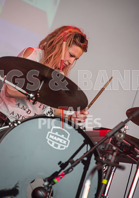 She Drew the Gun-20 - SHE DREW THE GUN