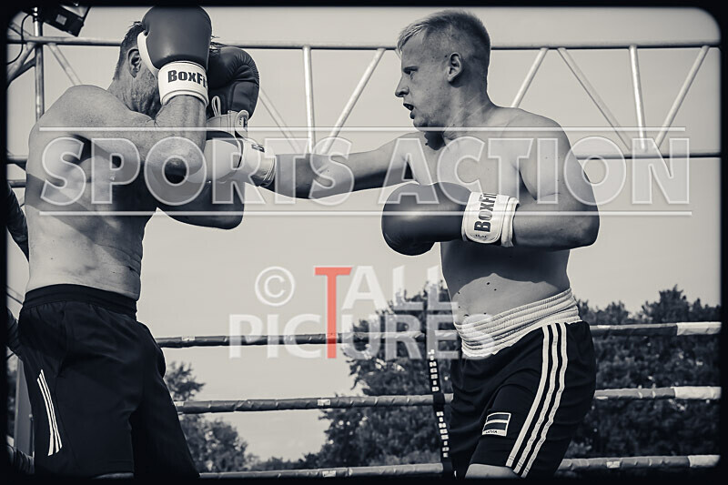 BOUT 8 - Mark Butterwork v Marvelous Modris Kononovs-27 - BOUT 8 - Mark Butterwork v 'Marvelous' Modris Kononovs