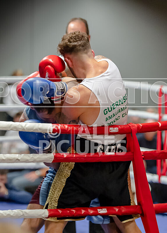 BOUT 13_Billy Poullain v Arran Devine-38 - BOUT 13_Billy Poullain v Arran Devine
