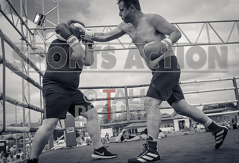 BOUT 4- Rollo 9 and a Half Digits v Tony Foxey Fox-41 - BOUT 4- Rollo '9 and a Half Digits' v Tony 'Foxey' Fox