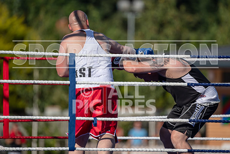 BOUT-1- Matthew The Scooby Alderton v Ian Blind Date Champion-12 - BOUT-1 Matthew 'The Scooby' Alderton v Ian 'Blind Date' Champion