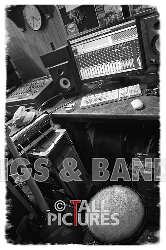 Teaspoonriverneck Studio Session-13_BW - TEASPOONRIVERNECK