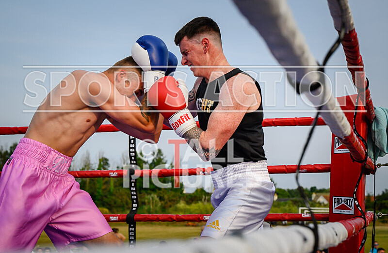 BOUT 11 - Raging Bull Jay Rive v Reece the Bomber Blondel-49 - BOUT 11 - 'Raging Bull' Jay Rive v Reece 'the Bomber' Blondel