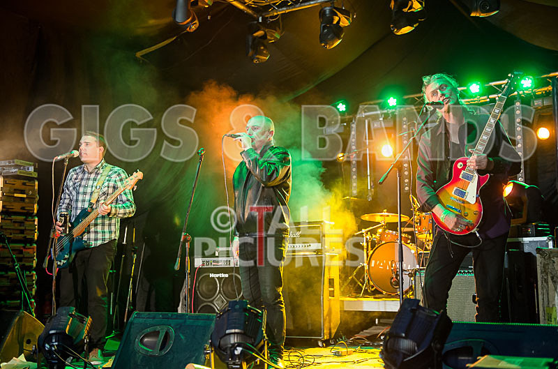 Attila the Stock Broker-16 - ATTILA THE STOKEBROKER'S BARNSTORMERS