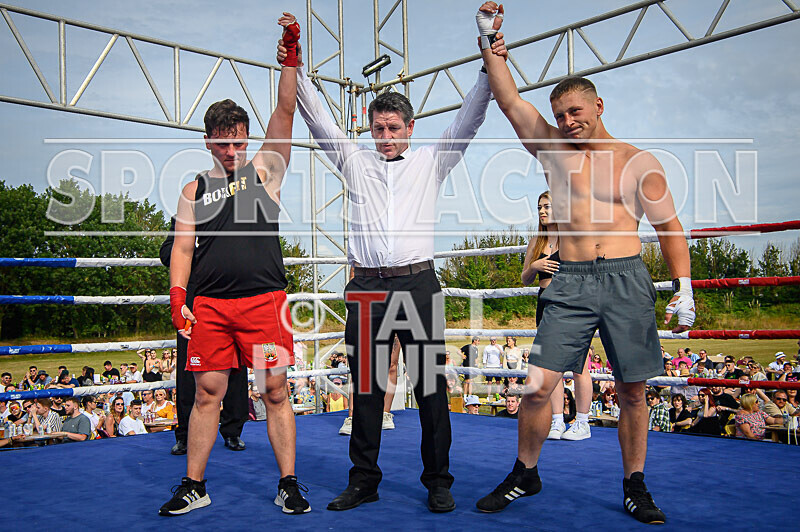 BOUT 4 - Sam Kamikazae Kissack v Charlie White-42 - BOUT 4 - Sam 'Kamikazae' Kissack v Charlie White