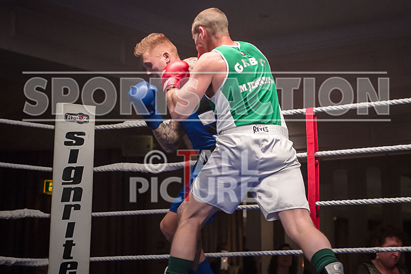 Bout-10_Matt Jennings v Mason Holmes-9 - Bout - 10_Matt Jennings v Mason Holmes