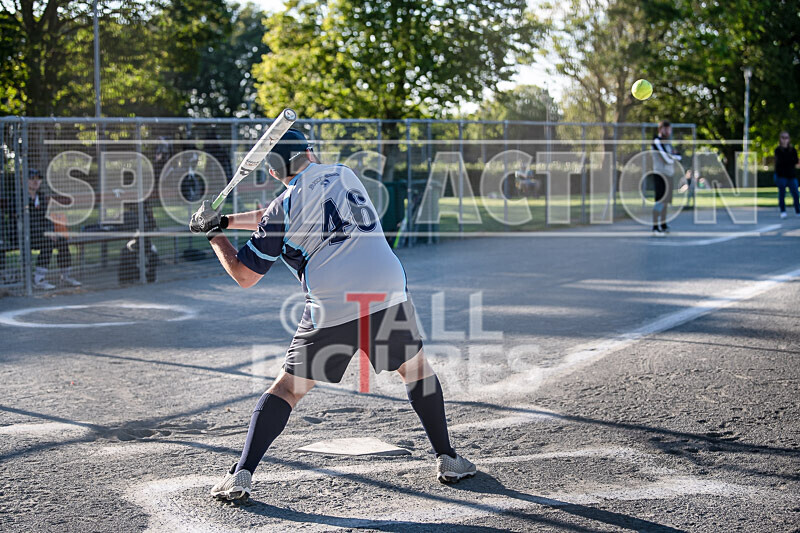 Softball_Rookies v Buccaneers-3 - ROOKIES v BUCCANEERS