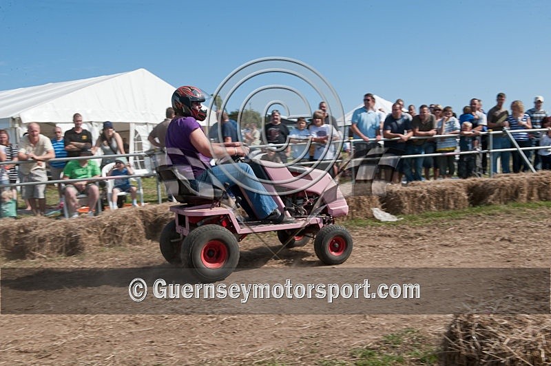 Hogwash_09-91 - HOGWASH 2009 - SCENE