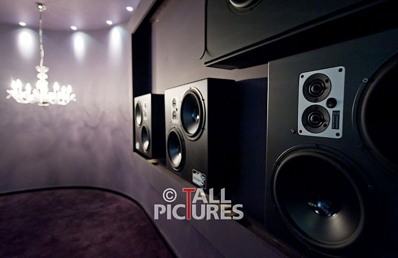 Avolution_Photoshoot-7-11 - CINEMA ROOM