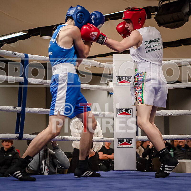 BOUT 5 - Ethan Le Moignan v Yoan Slaveykov-10 - BOUT 5 - Ethan Le Moignan v Yoan Slaveykov