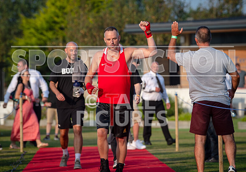 BOUT 11 - Rolo -9 and a Half Digits De Saumarez v Darren -the Executio - BOUT 11 - Rollo '9 and a Half Digits' De Saumarez v Darren 'the Executioner' Etasse